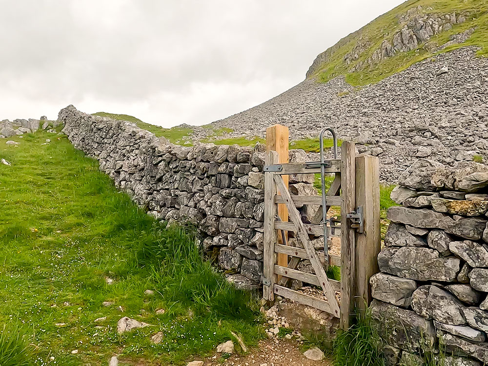 Pass through the gate stile