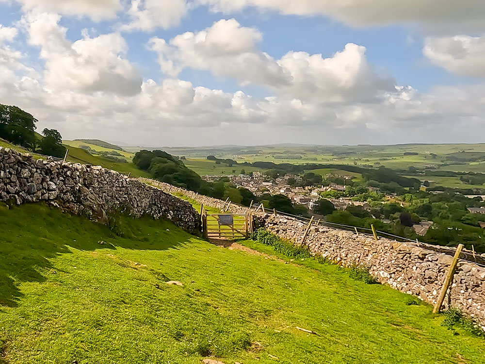 Walled path with Settle ahead